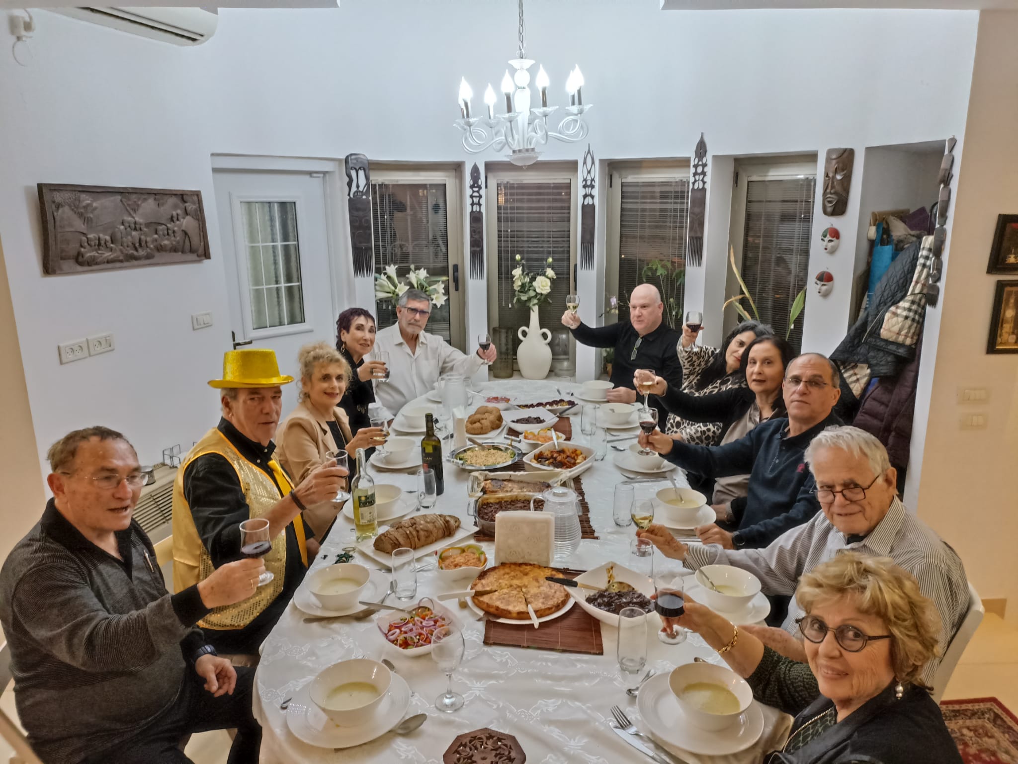 ערב ליד האח 2022