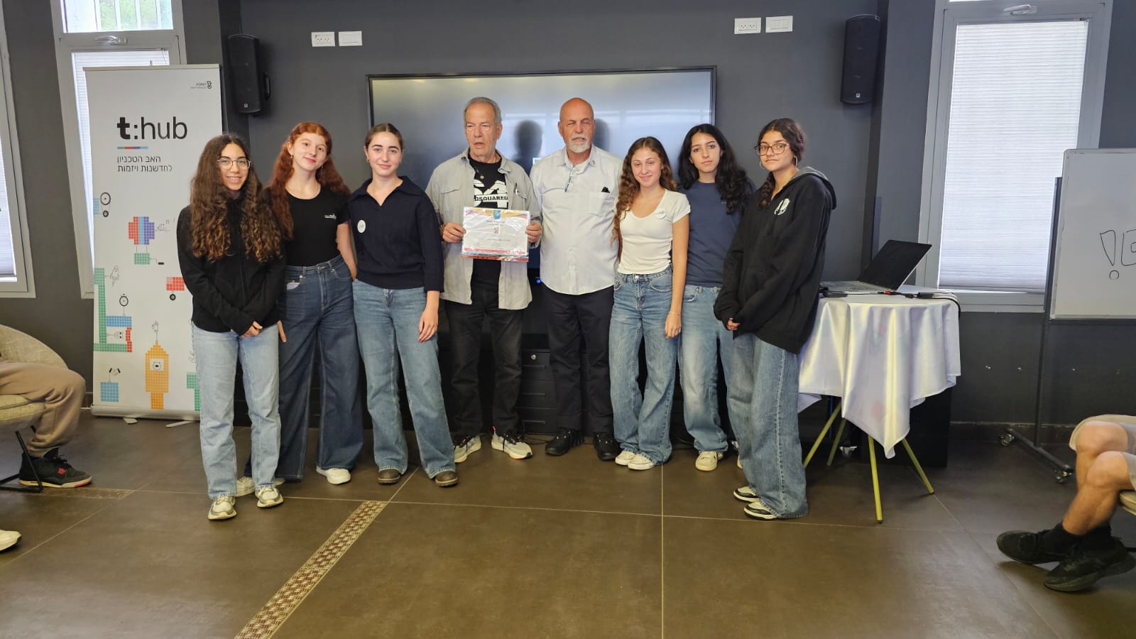 סיום מחזור ראשון של קורס יזמות בבי"ס בסמת החדש